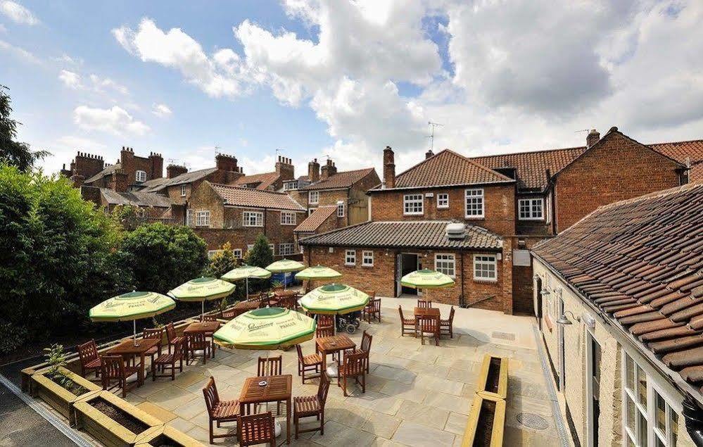 Bed and Breakfast The Gillygate Pub à York Extérieur photo